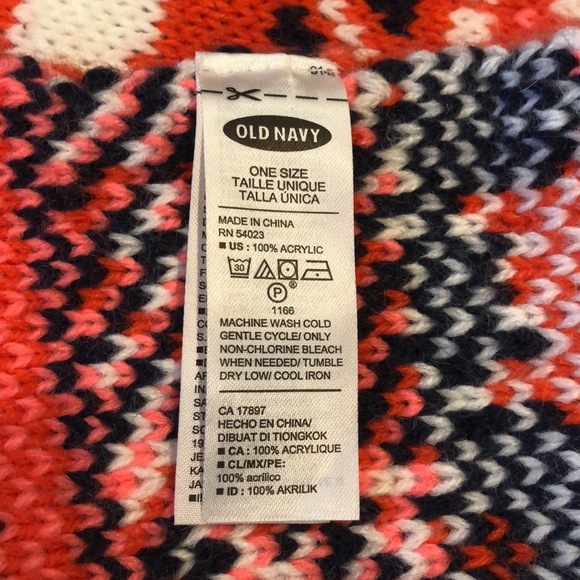 Old Navy Women’s Winter Scarf - Picture 6 of 6
